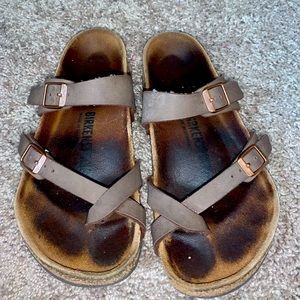 Birkenstock with toe strap